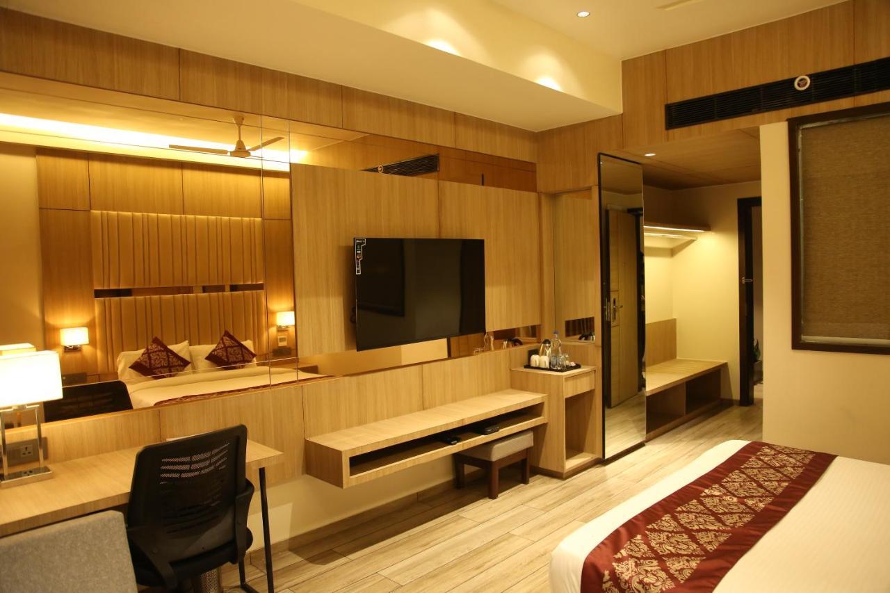 Nrich Skyotel Navsari Exterior photo