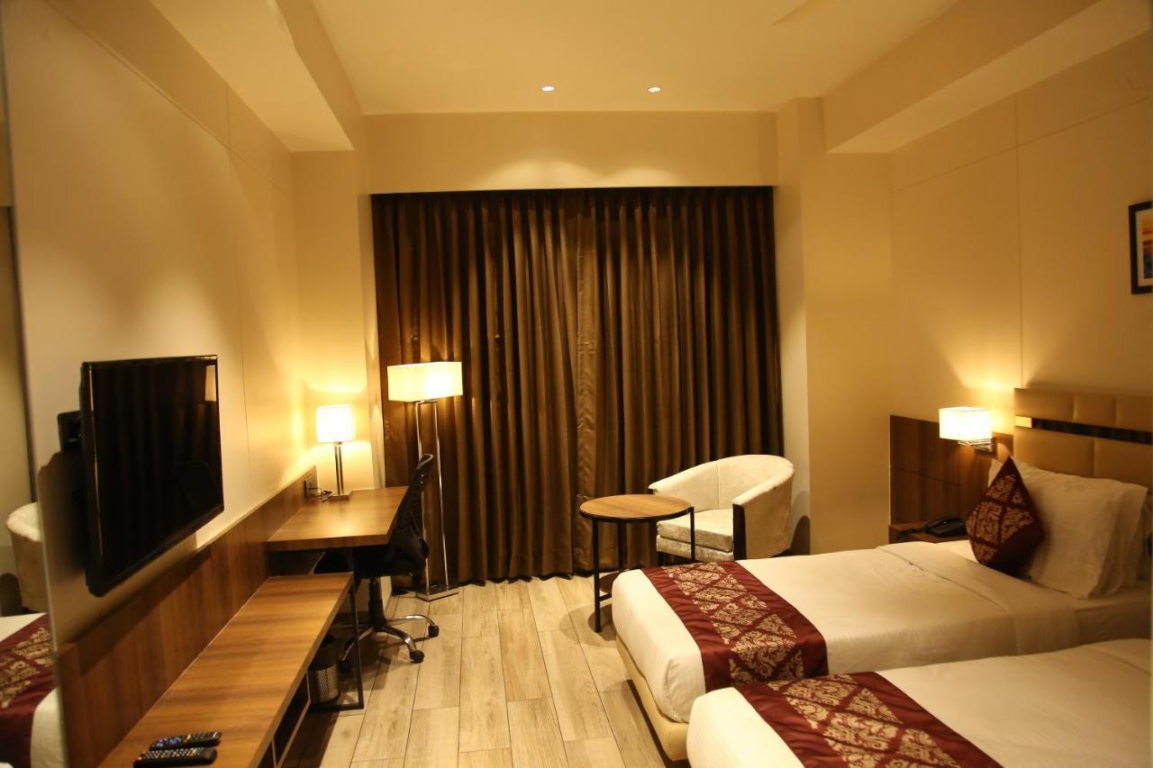 Nrich Skyotel Navsari Exterior photo