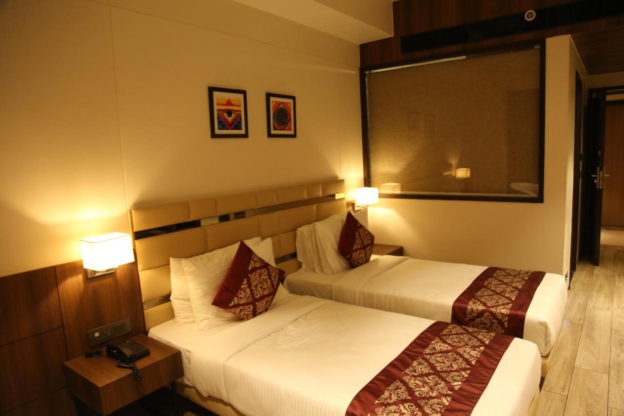 Nrich Skyotel Navsari Exterior photo